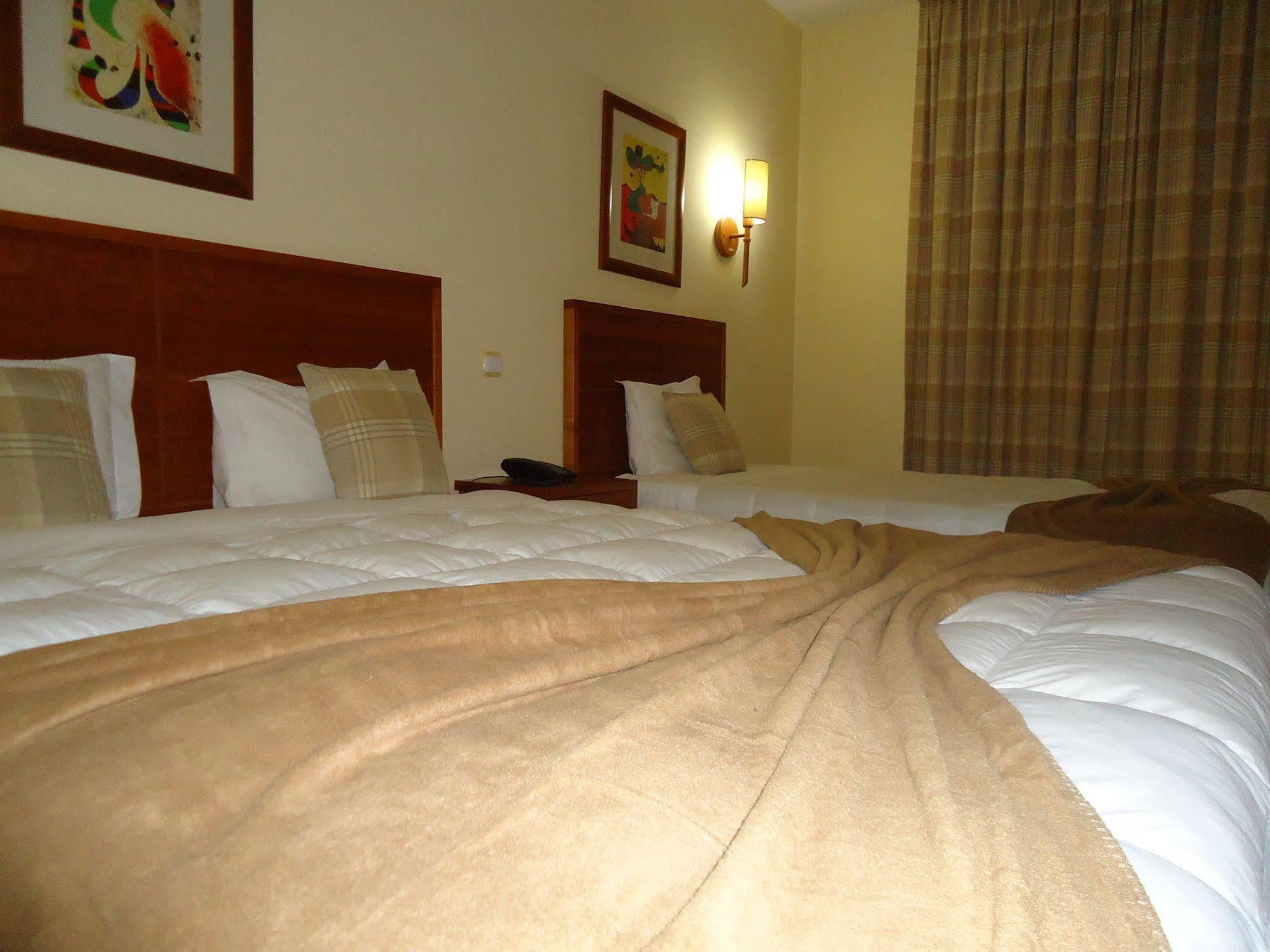 Hotel Pombeira Guarda Extérieur photo